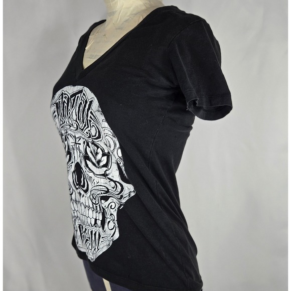 Fatal Crew Skull Graphic Tee V‎ Neck Short Sleeve T-Shirt Black Medium 2004 VTG - Picture 3 of 11